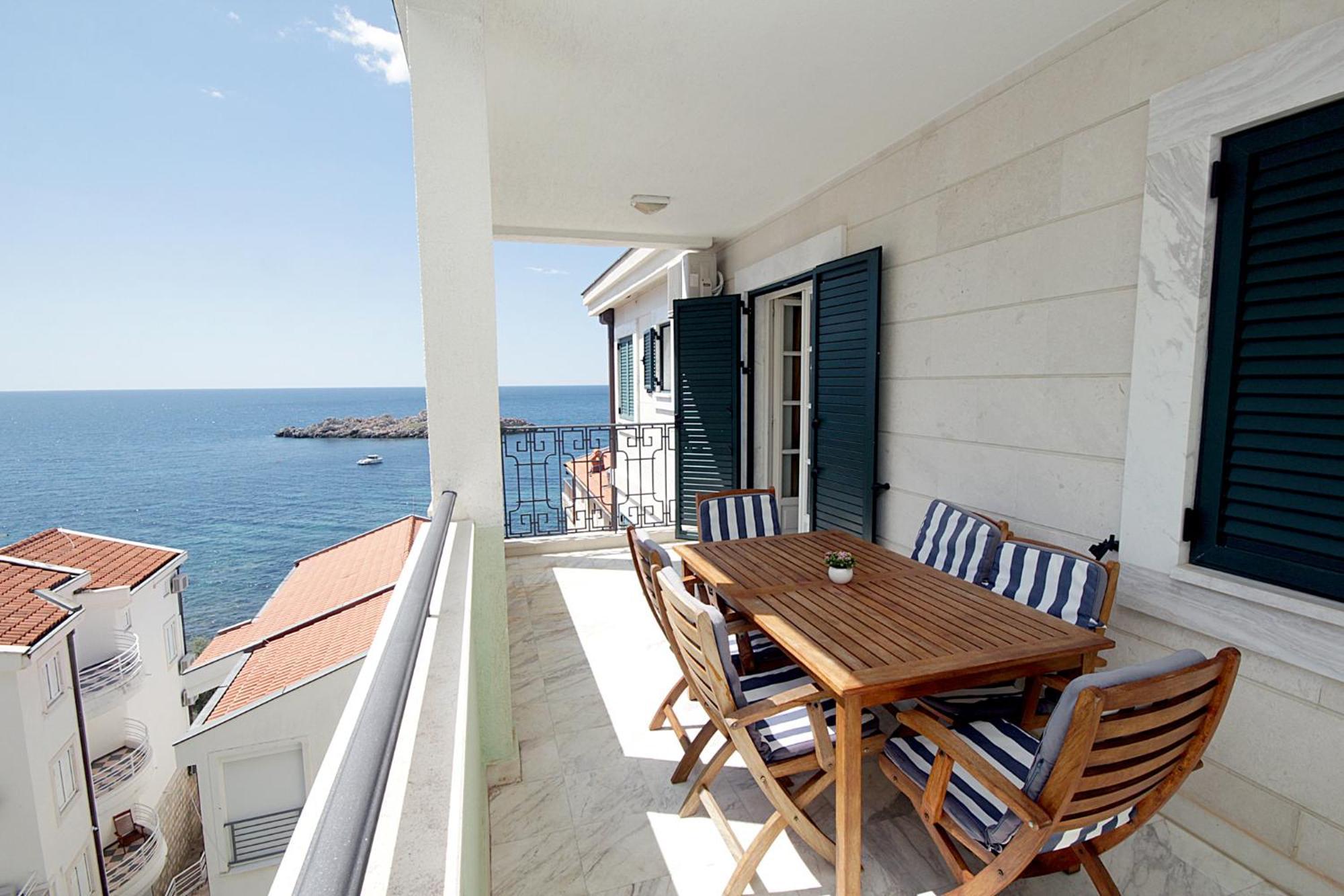 Montesan Luxury Apartment Beach Front Свети Стефан Екстериор снимка