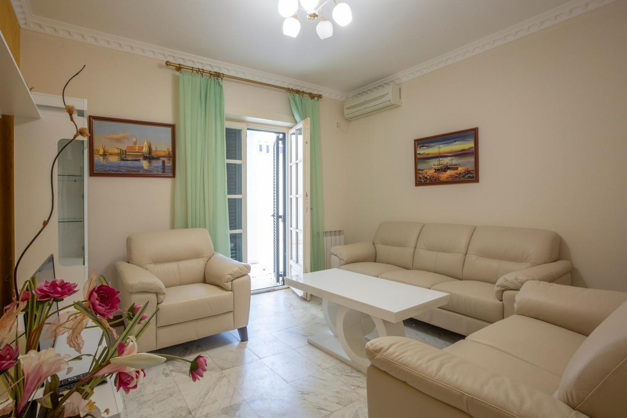 Montesan Luxury Apartment Beach Front Свети Стефан Екстериор снимка