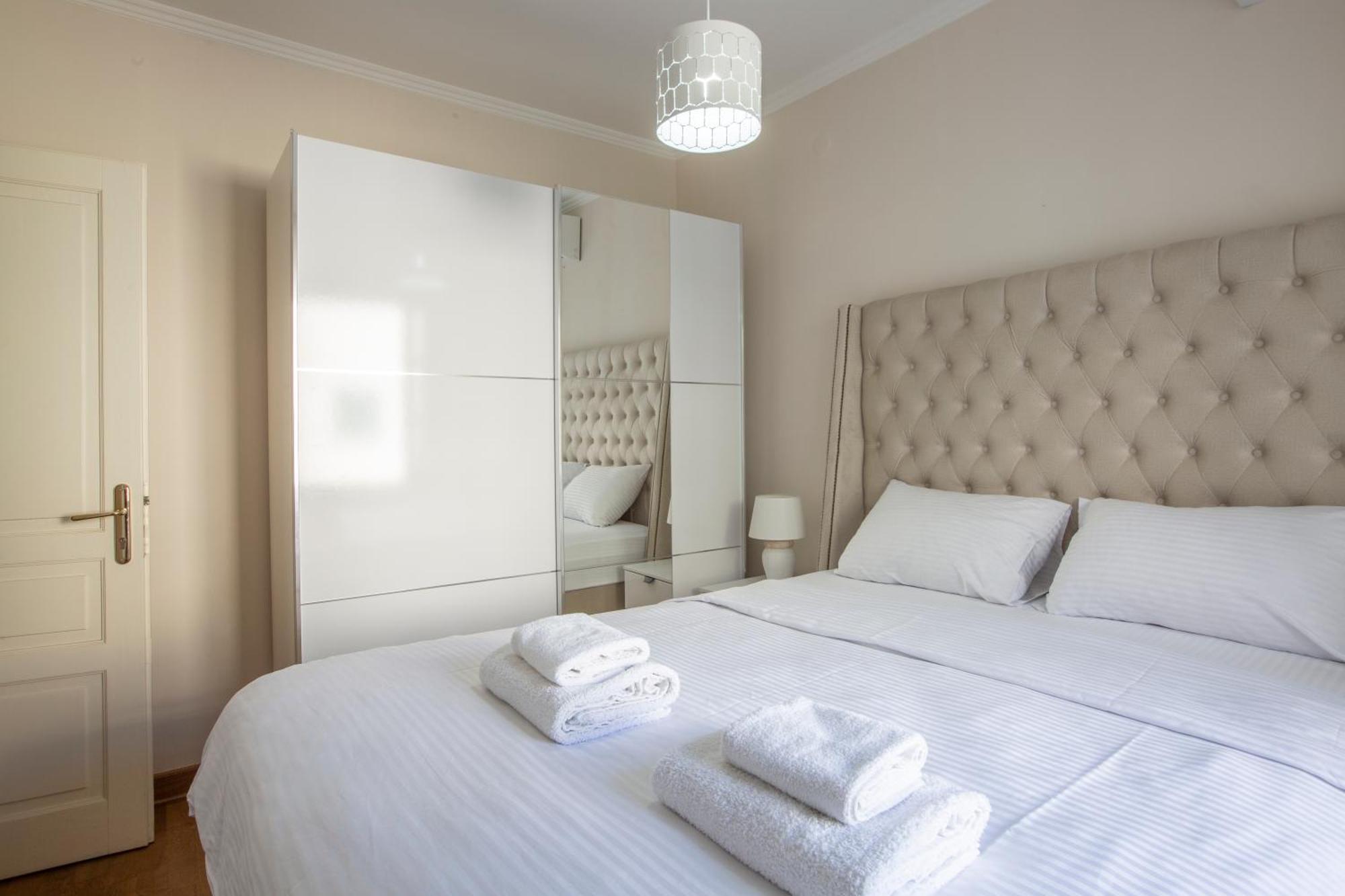 Montesan Luxury Apartment Beach Front Свети Стефан Екстериор снимка