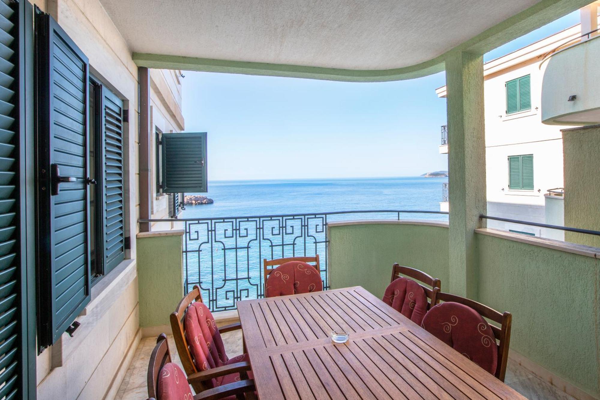 Montesan Luxury Apartment Beach Front Свети Стефан Екстериор снимка