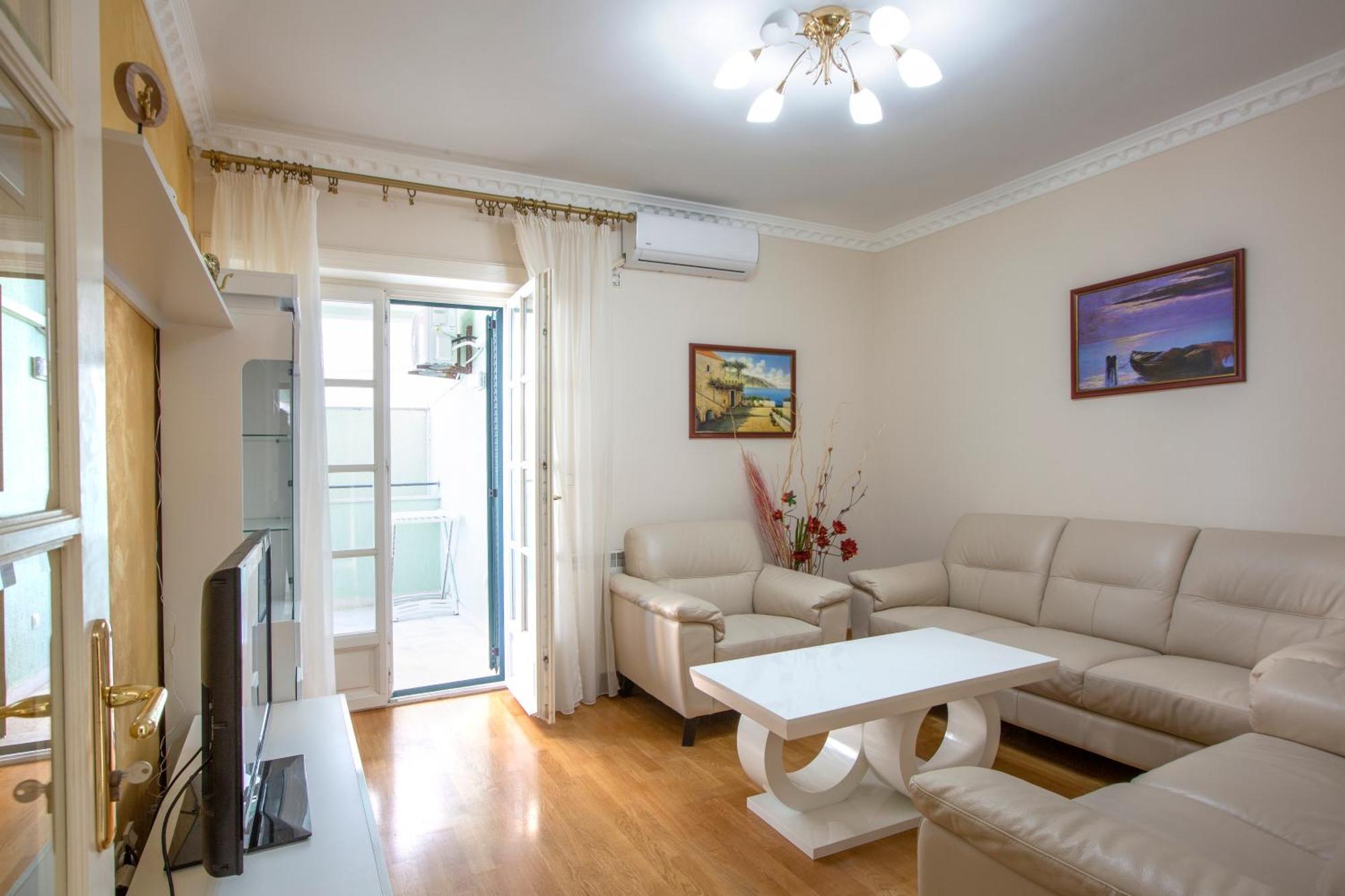 Montesan Luxury Apartment Beach Front Свети Стефан Екстериор снимка