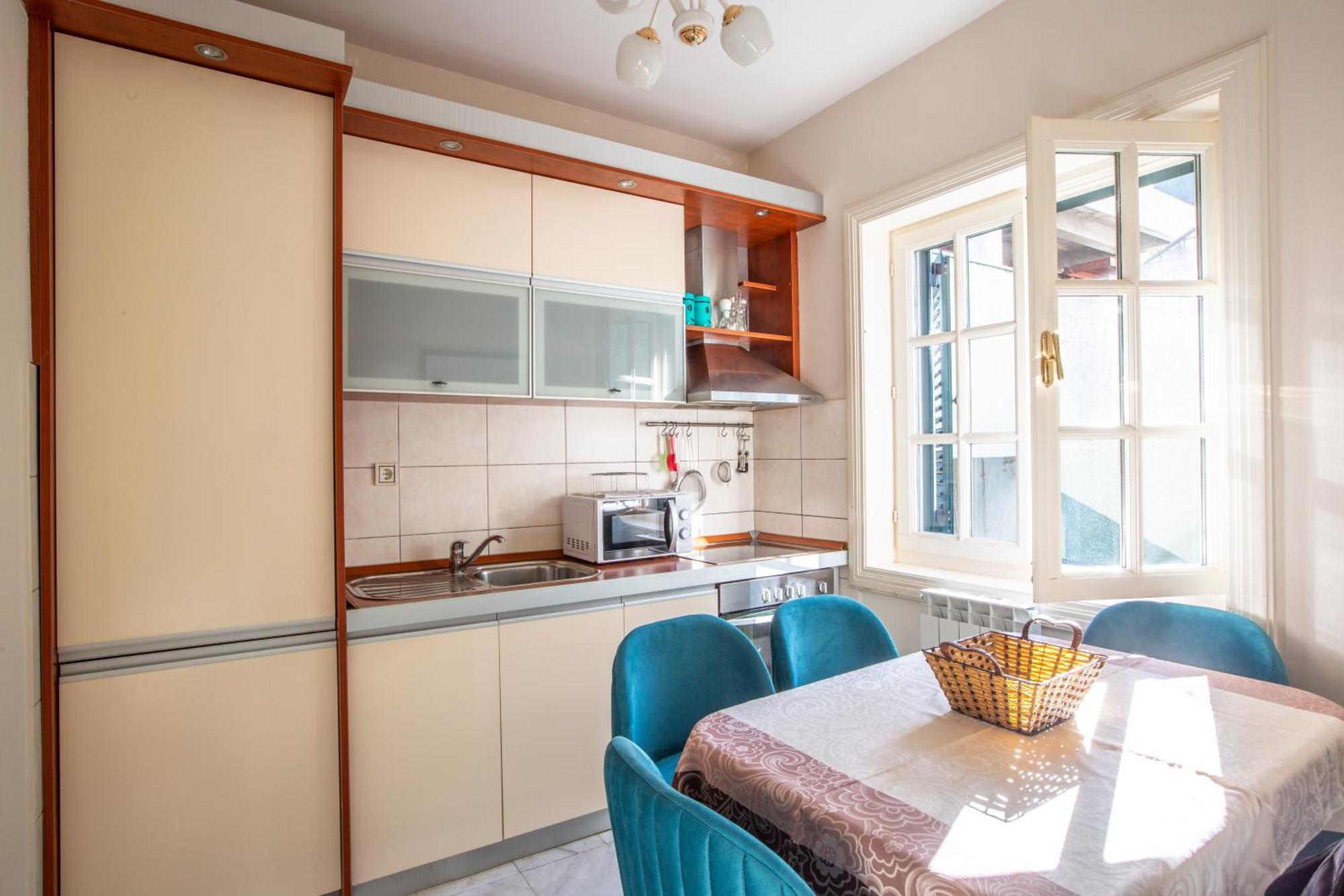 Montesan Luxury Apartment Beach Front Свети Стефан Екстериор снимка