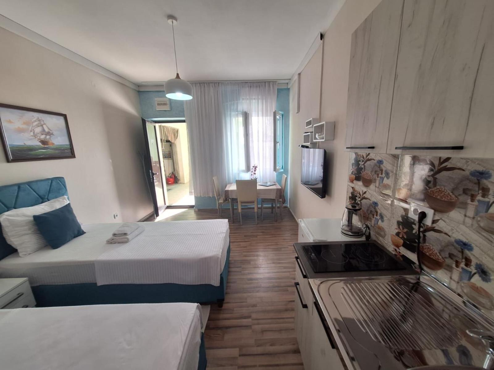 Montesan Luxury Apartment Beach Front Свети Стефан Екстериор снимка