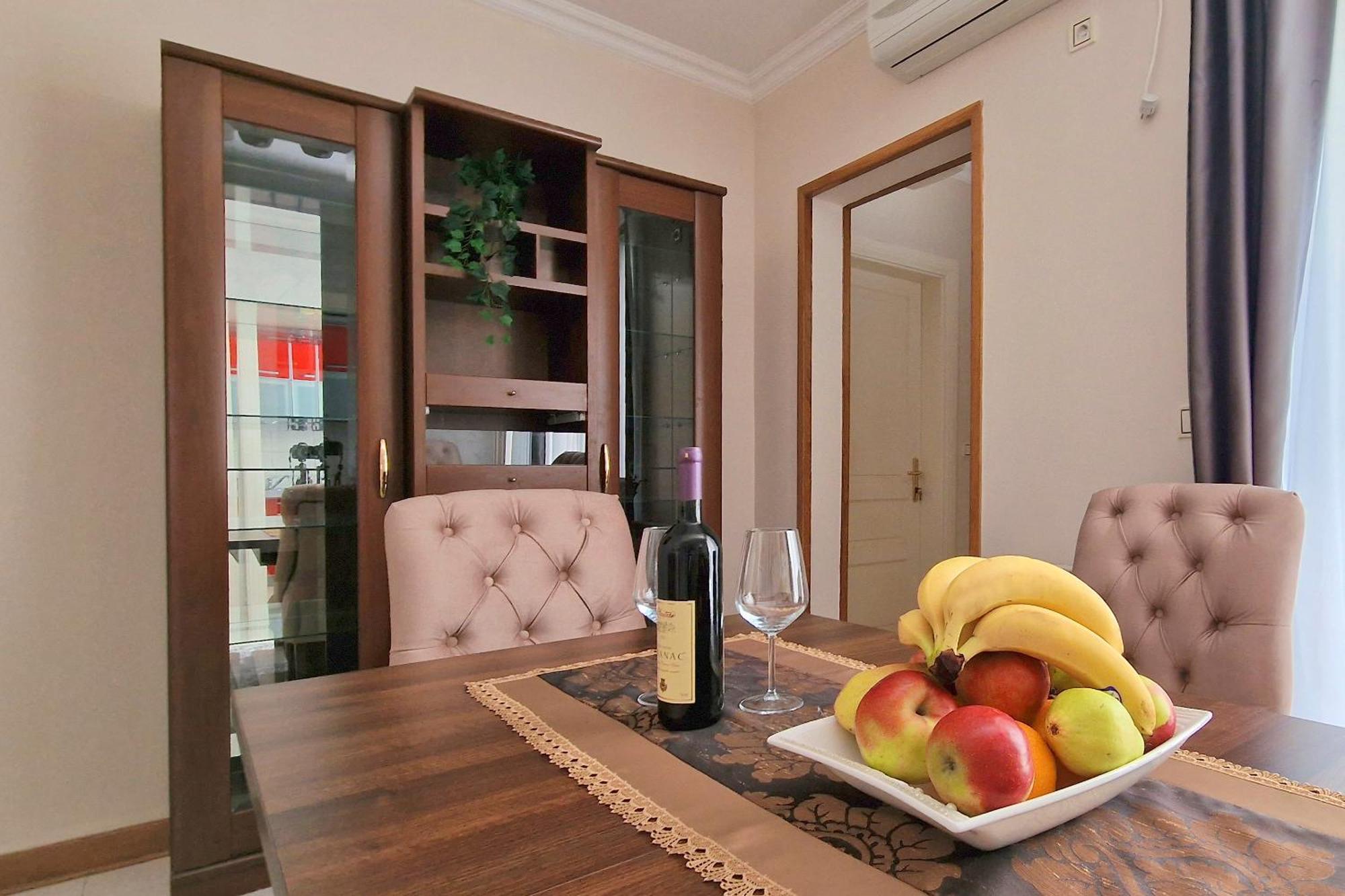 Montesan Luxury Apartment Beach Front Свети Стефан Екстериор снимка