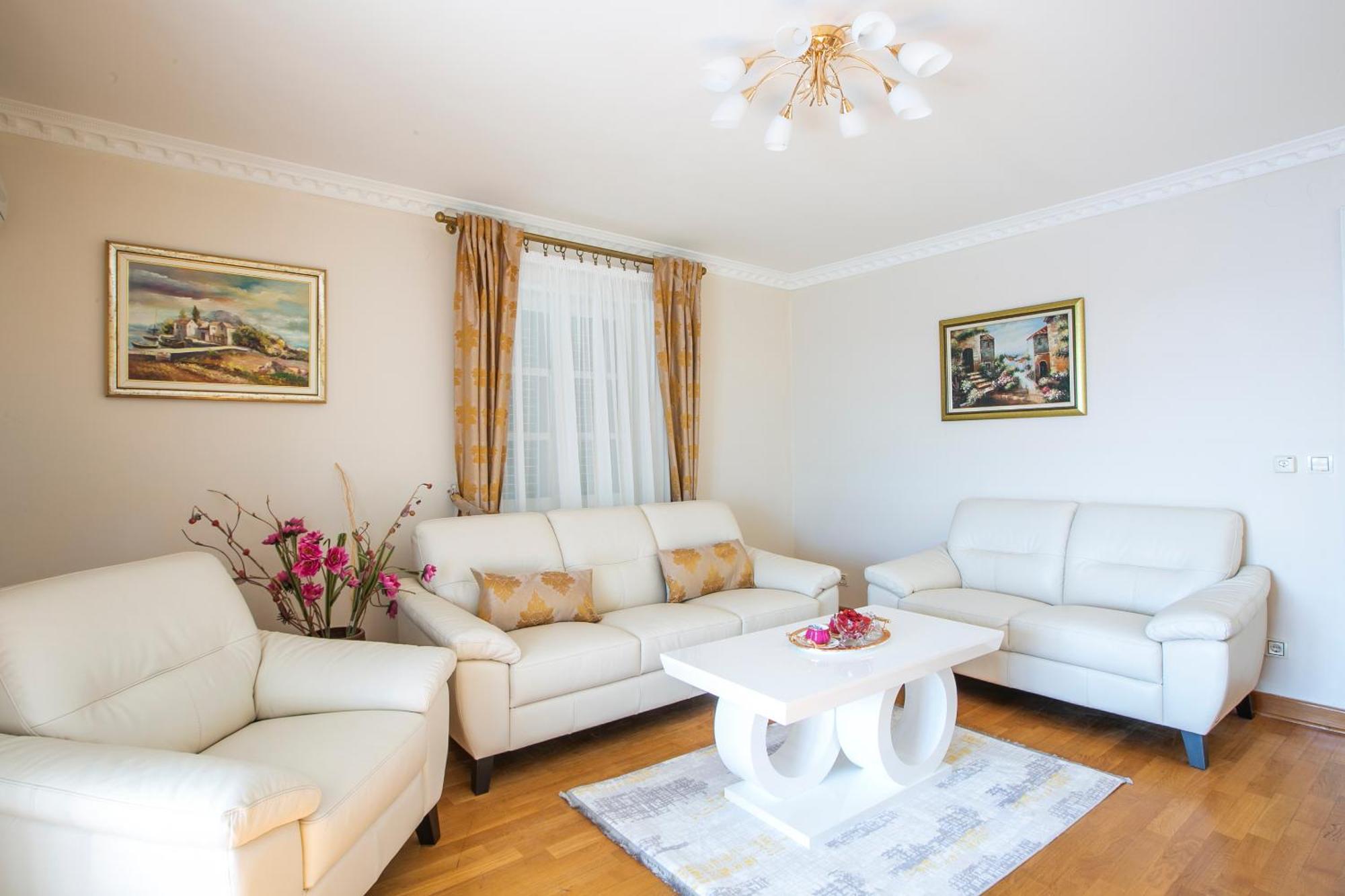 Montesan Luxury Apartment Beach Front Свети Стефан Екстериор снимка