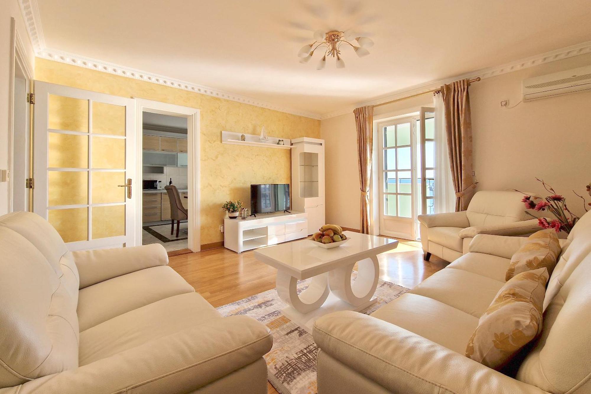 Montesan Luxury Apartment Beach Front Свети Стефан Екстериор снимка